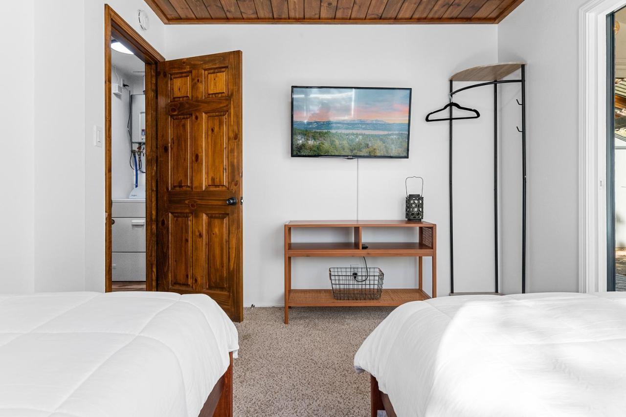 Yellow Pine Lodge - Charming Cottage Style Cabin With Peak-A-Boo Lake And Mountain Views Big Bear Lake Zewnętrze zdjęcie